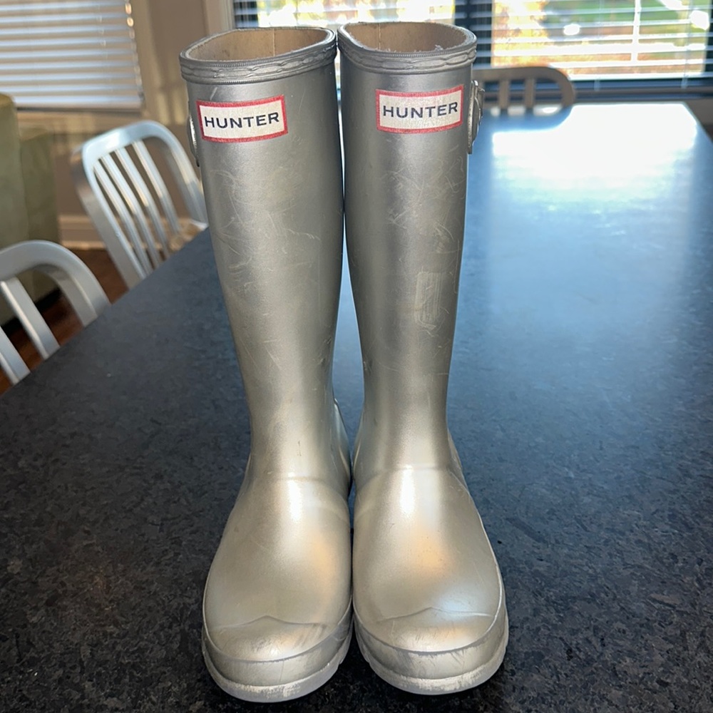 Hunter boots, metallic silver, girl size 3